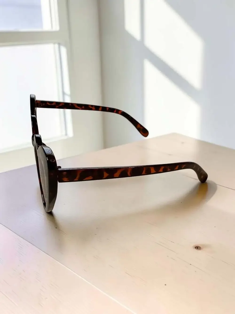 Retro Tortoise Shell Heart Shaped Cat-Eye Sunglasses